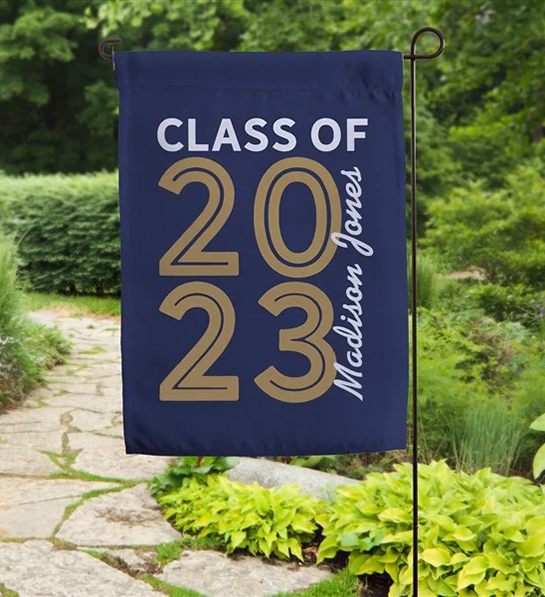 graduation party lawn decor