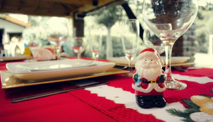 christmas shopping tips with christmas tablescape