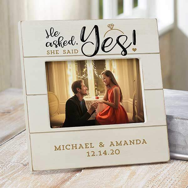 21 best engagement gifts for every kind of couple