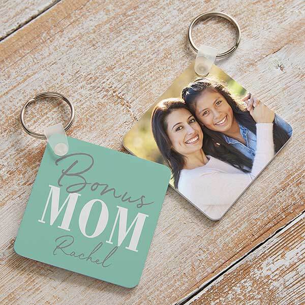 mother's day gift ideas with personalized keychain