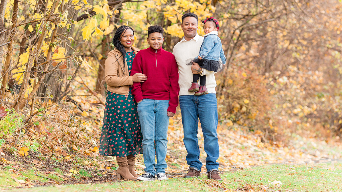 fall family photos with comfort and style