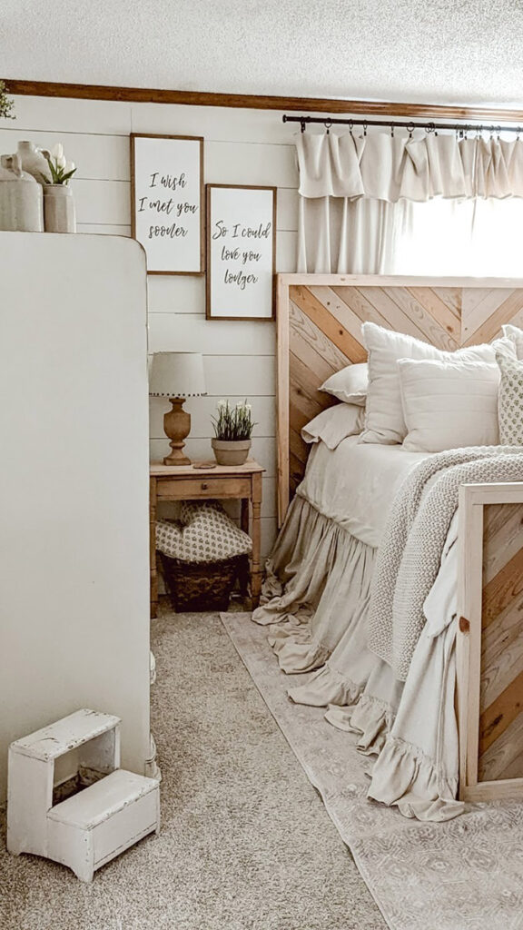 modern farmhouse decor bedroom