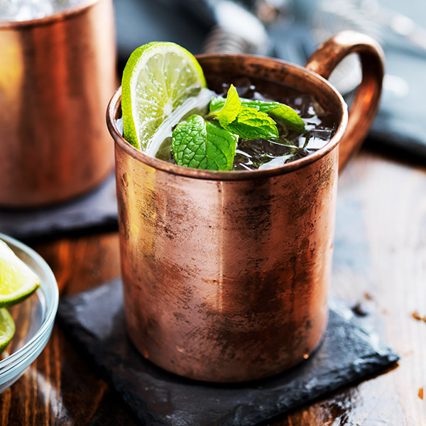 moscow mule cocktail in copper mug